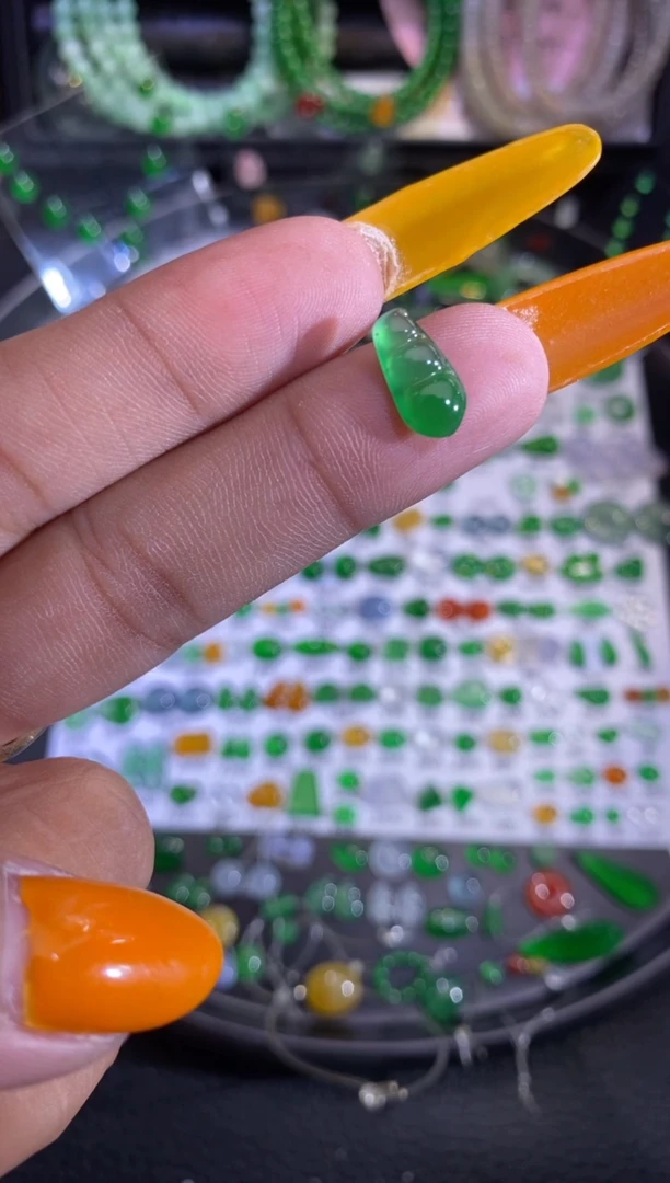 未镶嵌挂件翡翠豆子