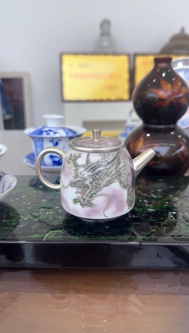 何赋森甄选——墨龙手持壶