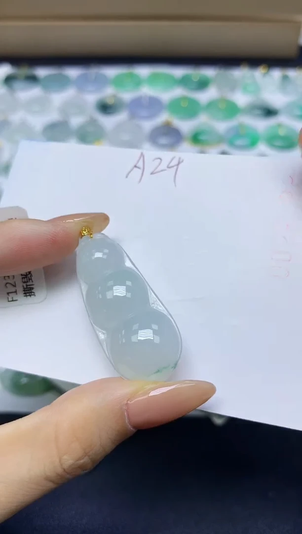 颈饰未镶嵌翡翠天然缅甸A货翡翠百元以上9元证书费自理