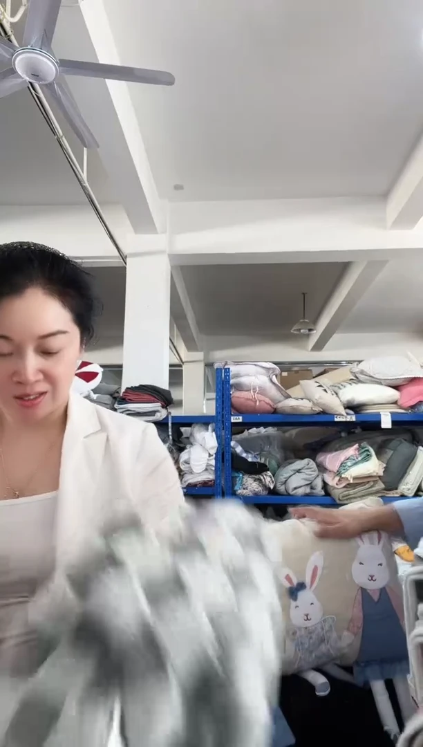 聚酯纤维A18  格子90*160不挑色