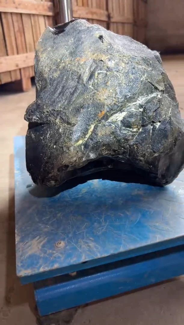 未镶嵌黑曜岩珠宝奇石于*谰天然金曜石原石拍10单99发1