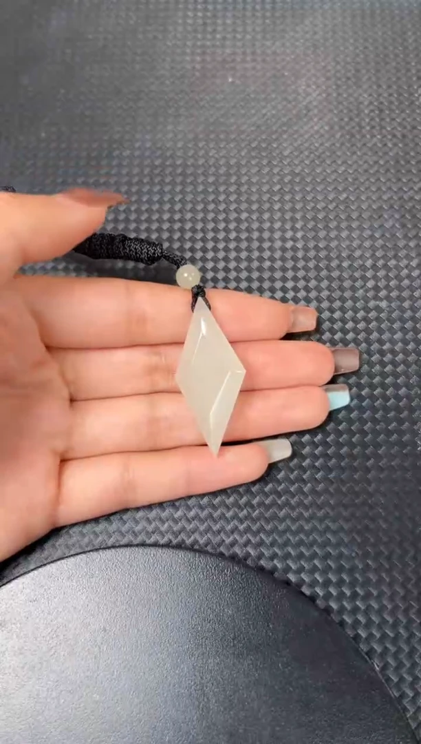 吊坠(不含链)未镶嵌和田玉29.9