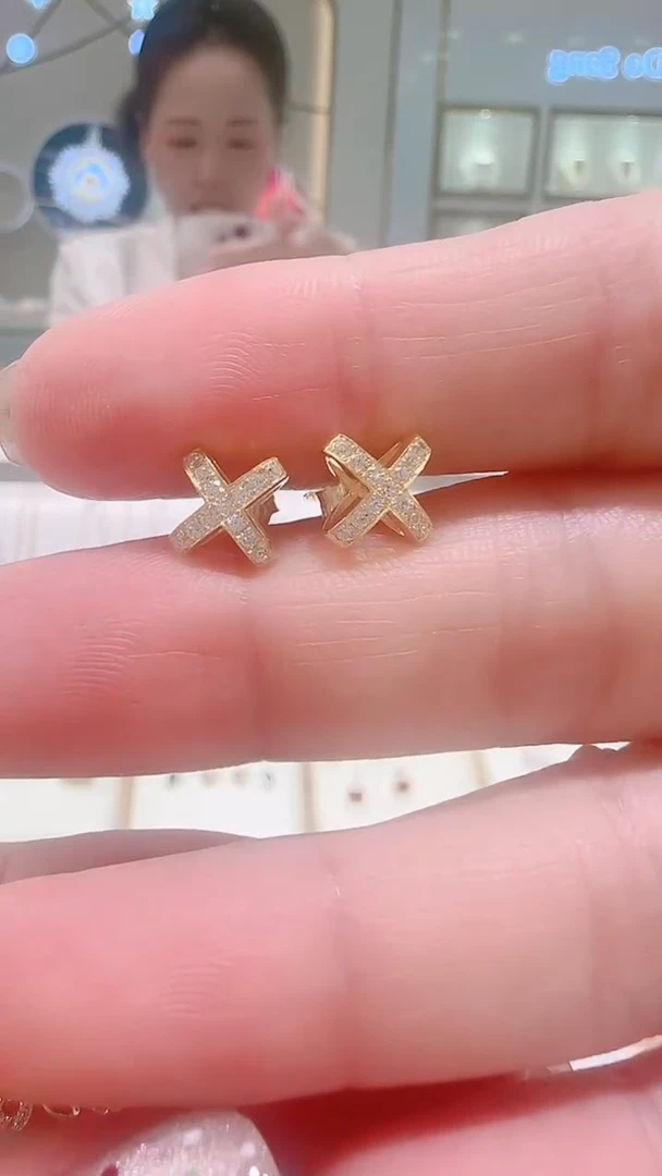 耳饰18K金镶嵌合成立方氧化锆18K金耳饰