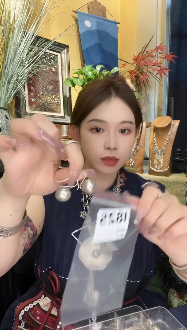 无925银刘*妮耳饰