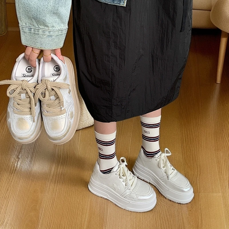 首谷爆款做旧擦色小白鞋女厚底2025春季新款休闲百搭运动面包板鞋