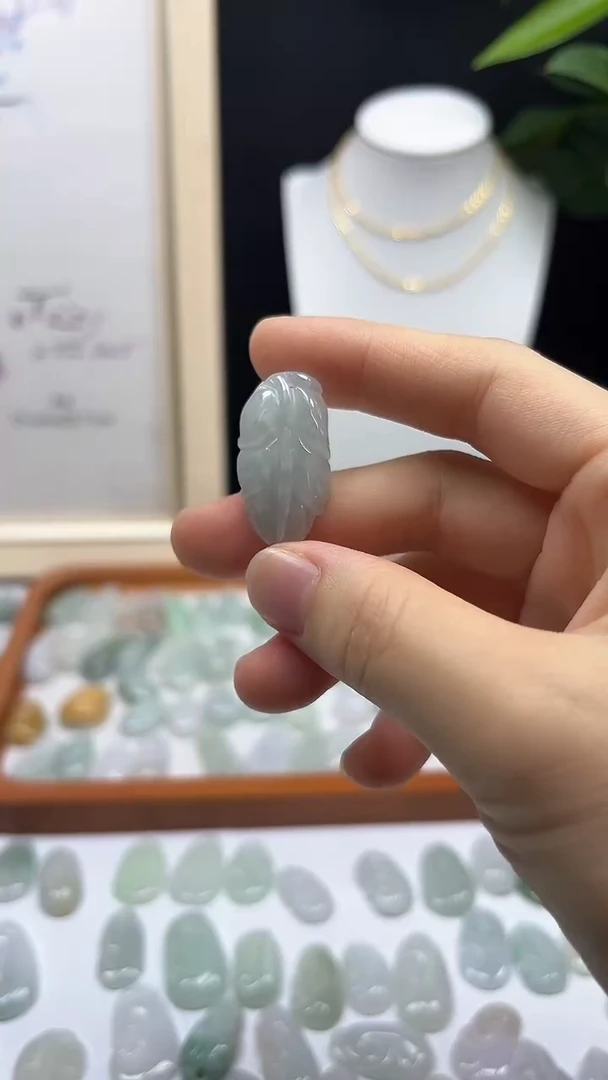 颈饰未镶嵌翡翠叶子3