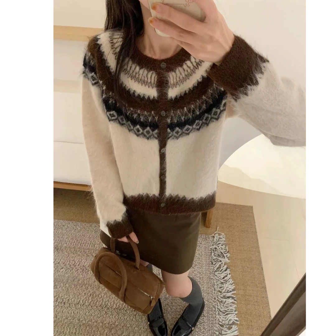 秋冬新款韩版复古风软糯亲肤圆领针织开衫外套女1010-2