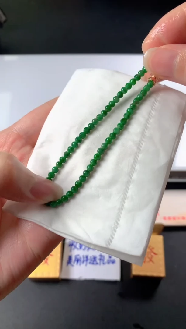 未镶嵌定制翡翠?****玲毛货抛光