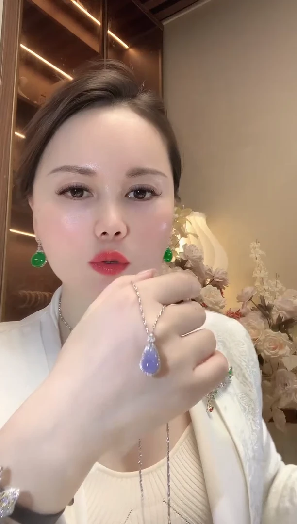 【闪购商品】翡翠吊坠(不含链)18K金镶嵌C88 紫货有一定色差