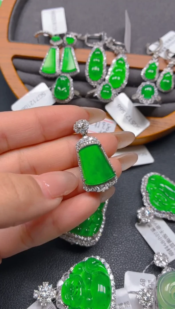 吊坠(不含链)银S925镶嵌翡翠1