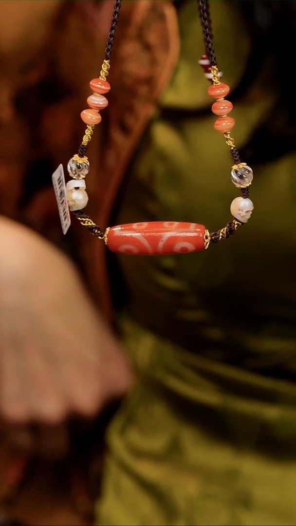 【闪购商品】玛瑙/玉髓颈饰银S925镀金镶嵌七眼浅色