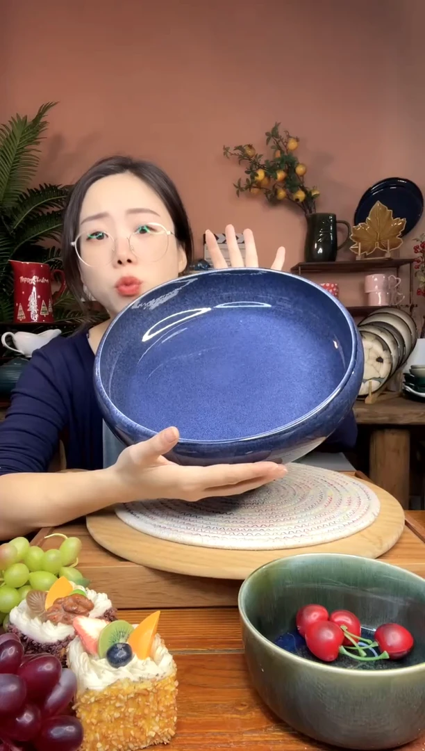 陶瓷12英寸蓝色大啵啵汤盆子 微瑕疵