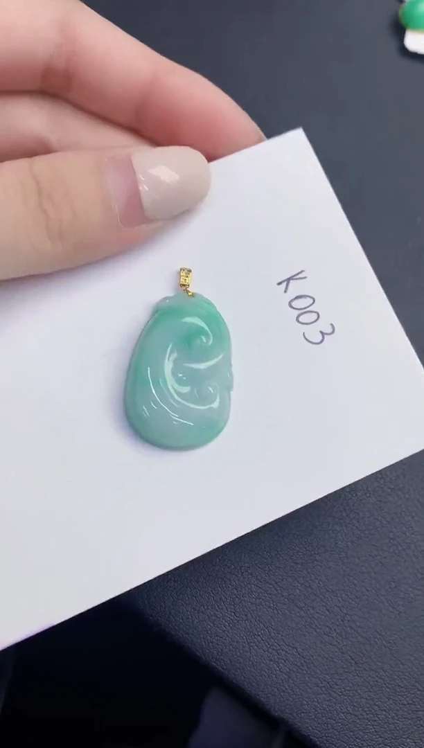 颈饰18K金镶嵌翡翠缅甸天然翡翠A货