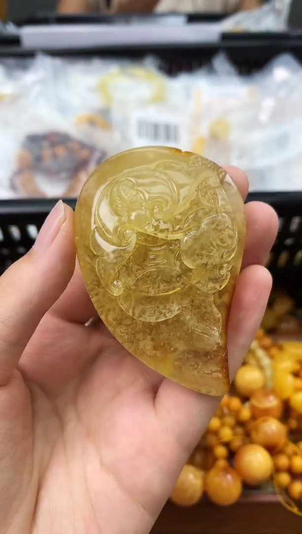 未镶嵌琥珀珠宝奇石228