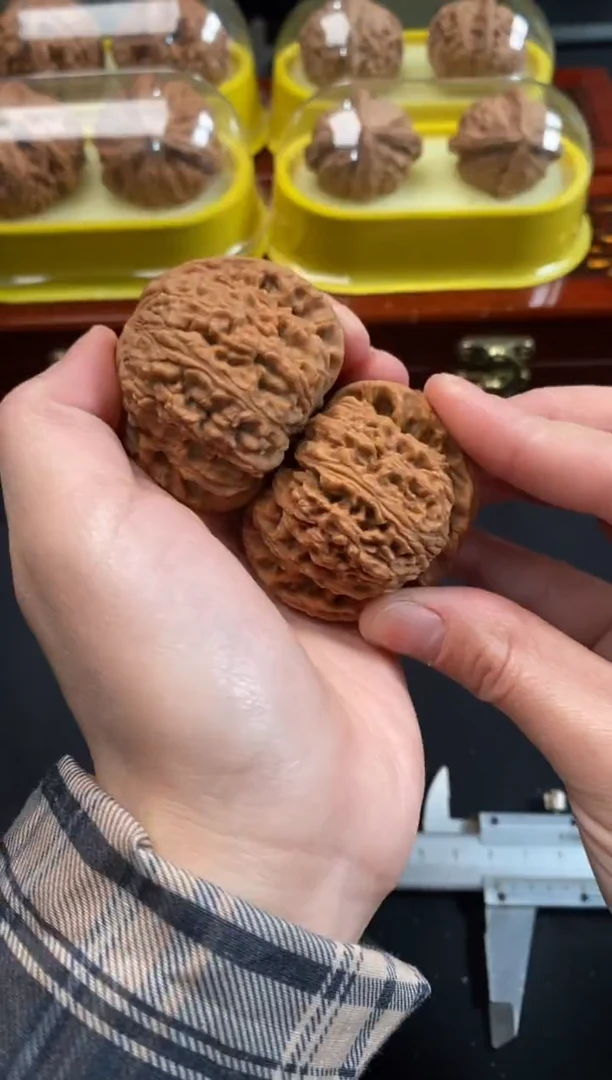 把件文玩核桃南疆石46尺R997