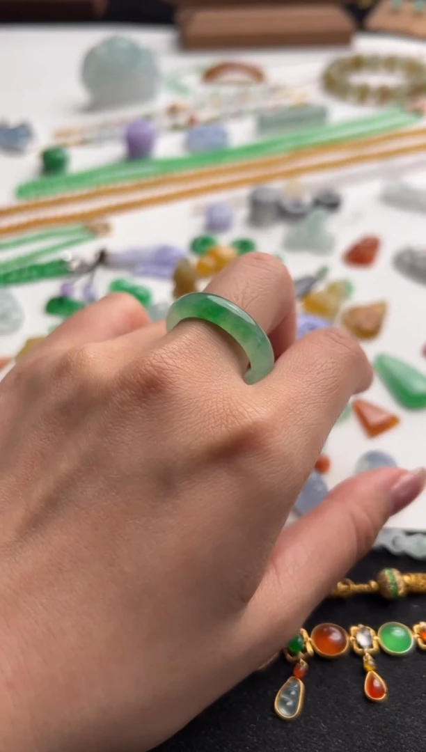 定制翡翠未镶嵌23#绿戒圈13000