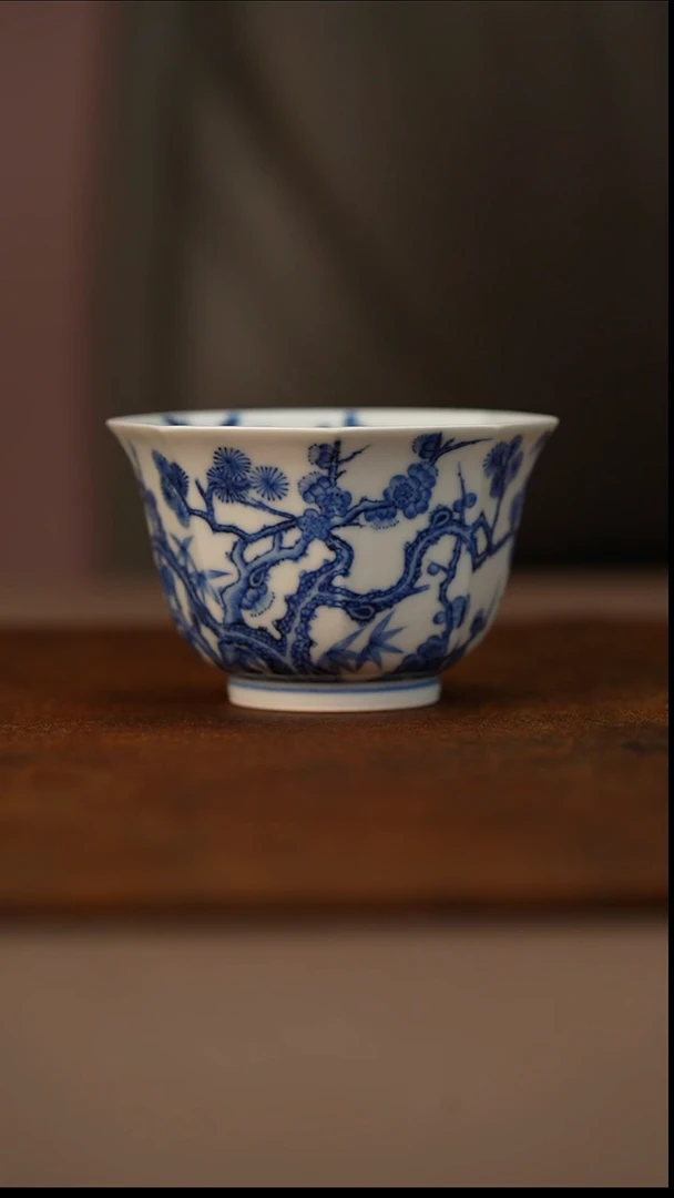 又见春风松竹梅八方杯