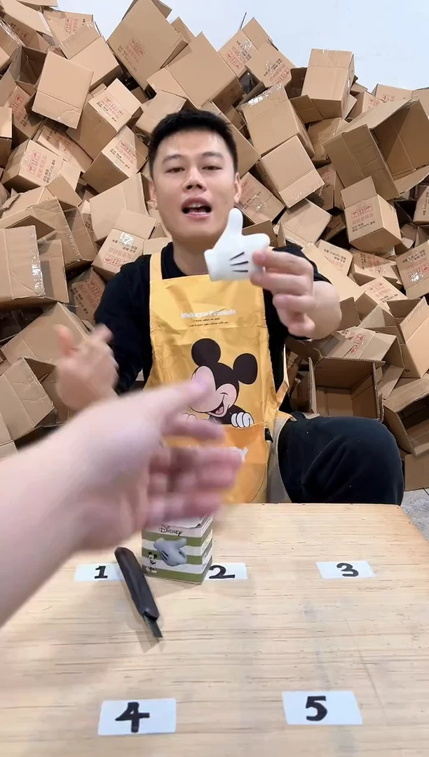 瓷片原盒米奇手牙刷架