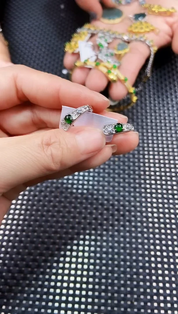 【闪购商品】翡翠耳饰未镶嵌111111111