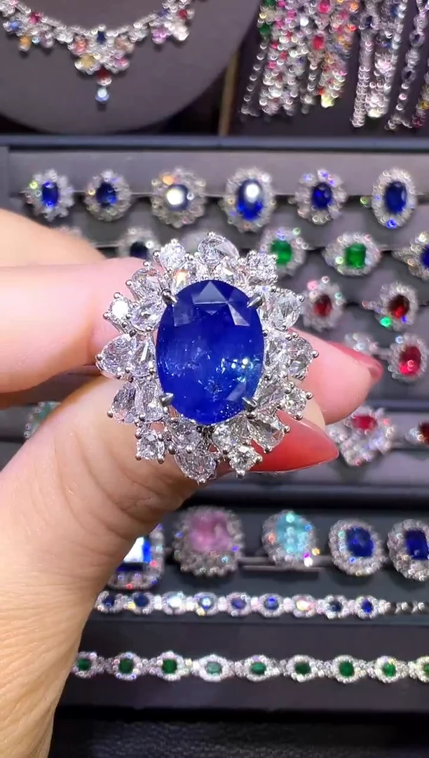 GUILD无烧皇家蓝蓝宝石18K金镶嵌4.01ct