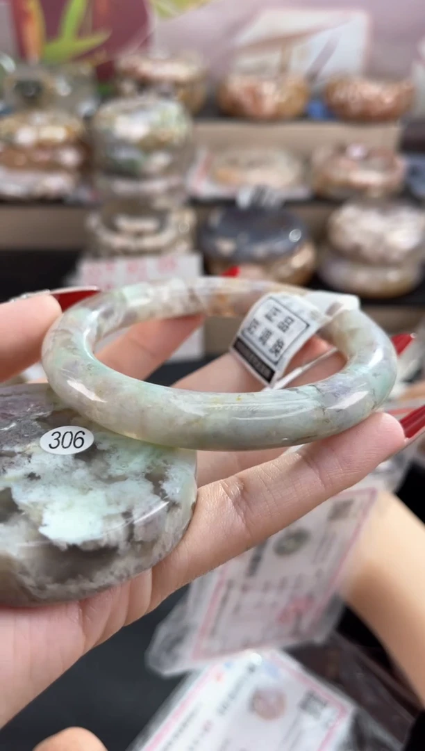 未镶嵌手镯石英质玉59