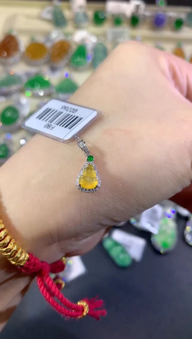 吊坠(不含链)18K金镶嵌翡翠130-葫芦