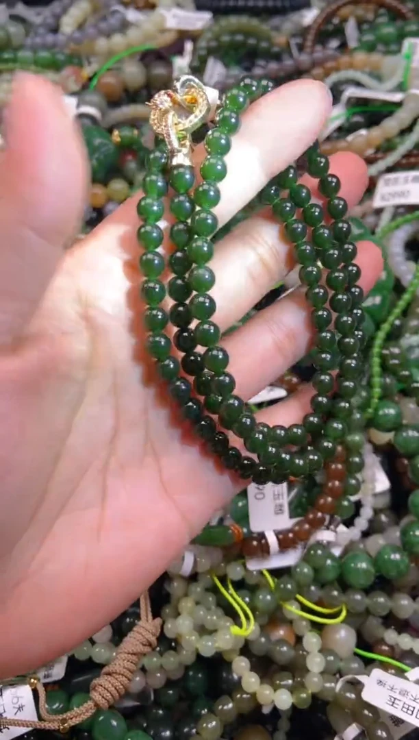 和田玉未镶嵌颈饰1