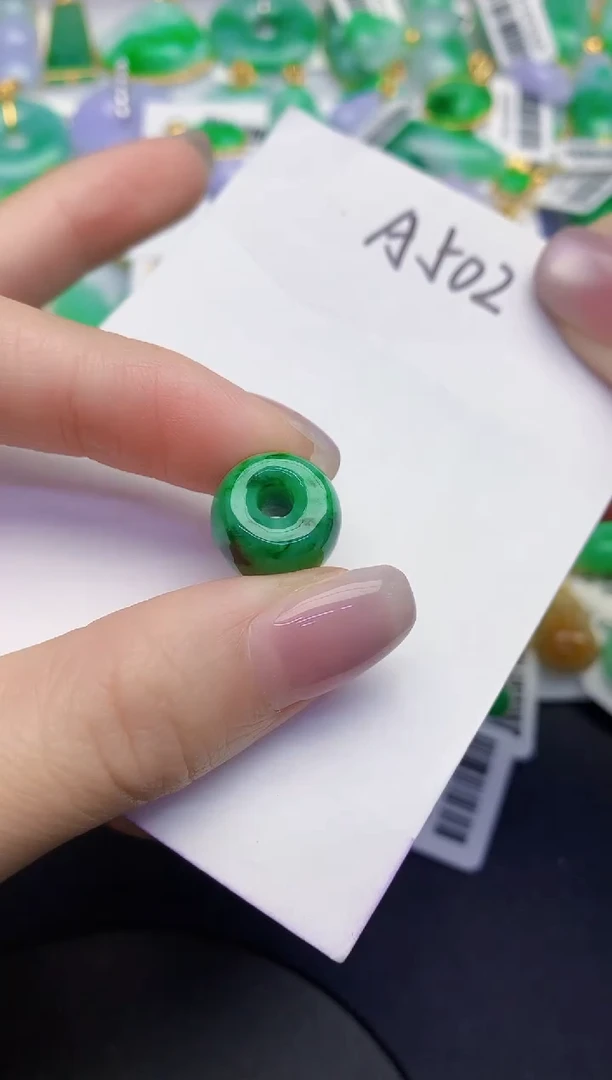 颈饰未镶嵌翡翠缅甸天然翡翠A货