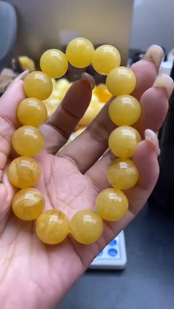 琥珀未镶嵌珠宝奇石105