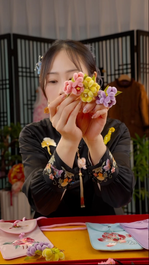 刺绣非遗苏绣绒花手工饰品