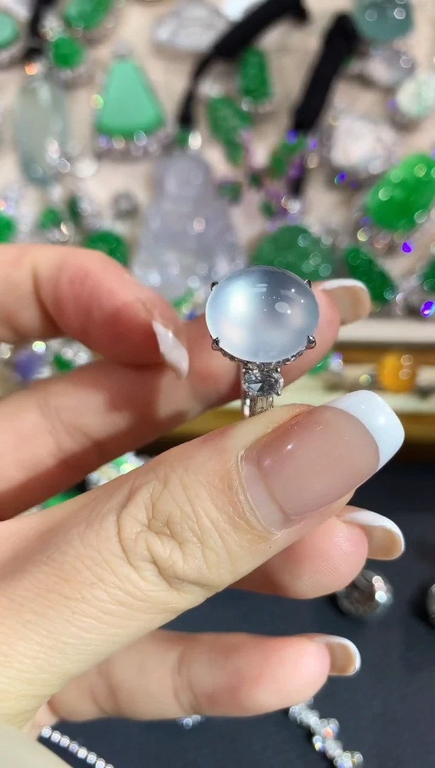 【闪购商品】翡翠戒指18K金镶嵌q41          