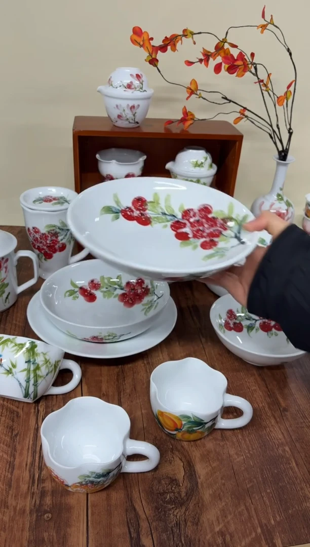 景德镇手绘釉中彩（食品级）圆深盘