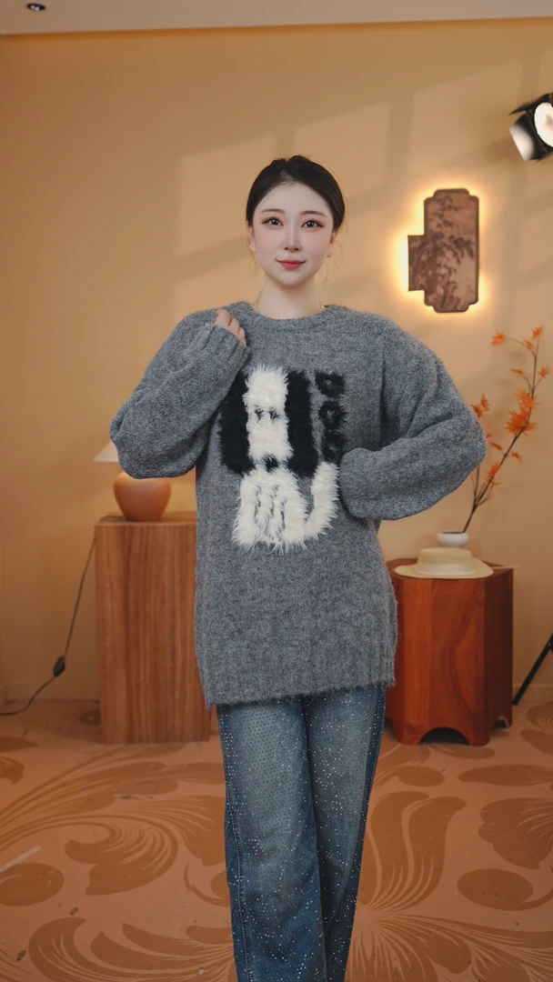 富贵小狗局部貂毛提花针织女装毛衣