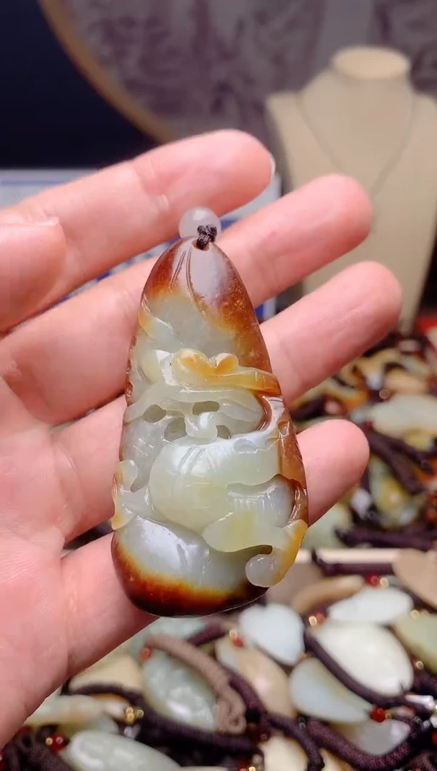 和田玉未镶嵌颈饰1