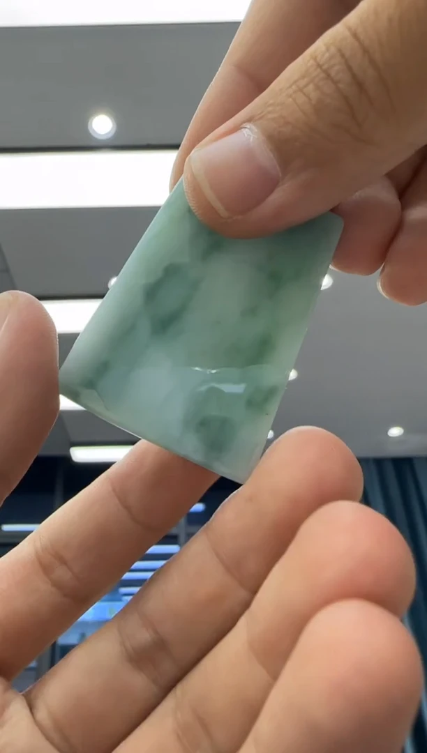 颈饰未镶嵌翡翠天然翡翠A货孤品一件