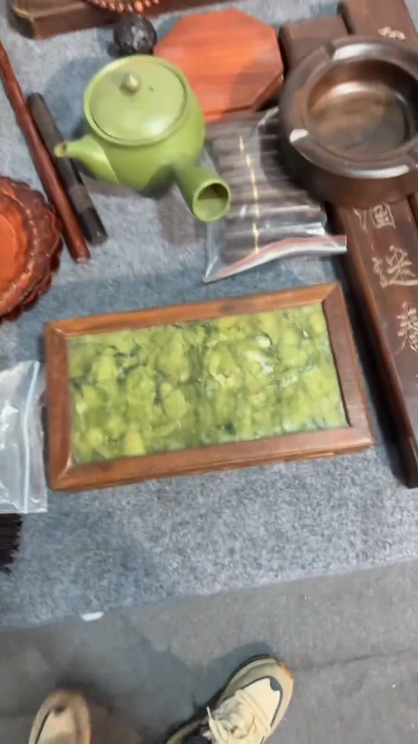 木福利                青石底座