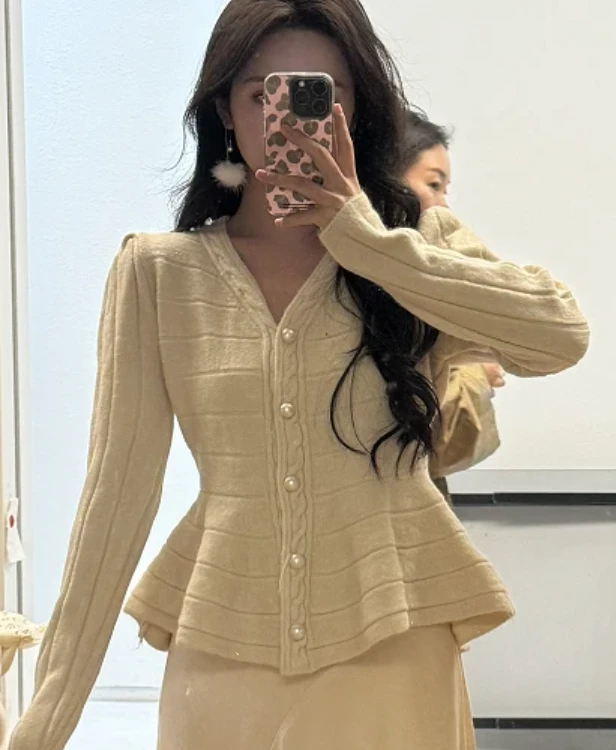 【晨曦专属】 珍珠扣针织开秋冬复古荷叶边小香女毛衣上衣