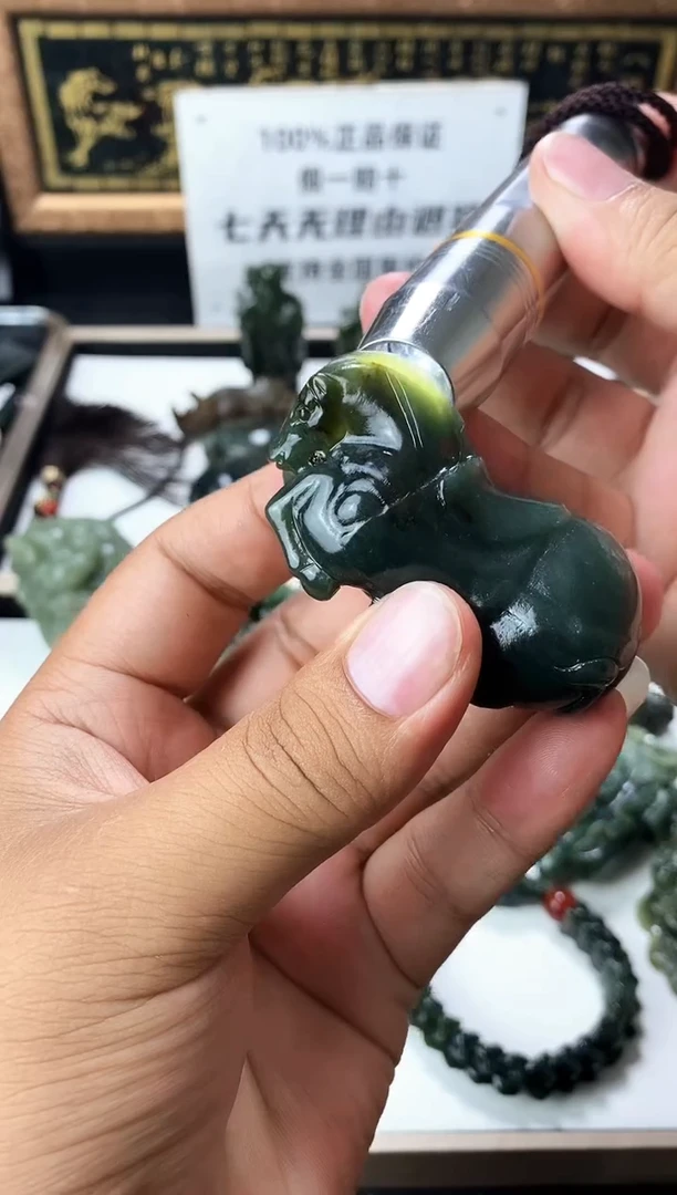 颈饰未镶嵌和田玉1