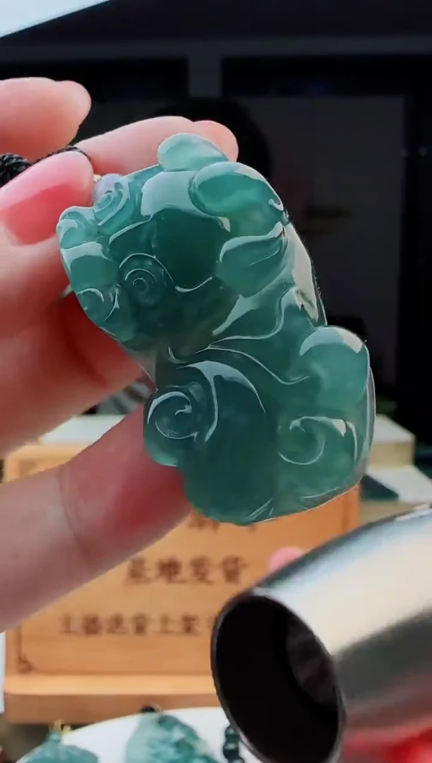 翡翠未镶嵌颈饰多样性发其中一