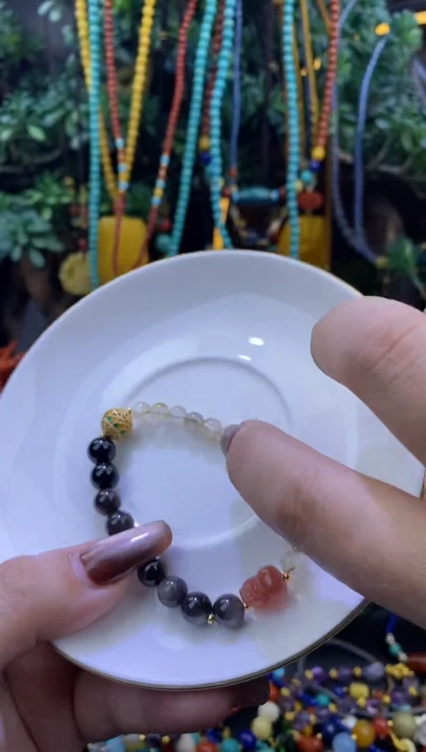 未镶嵌手链水晶?****曦手串
