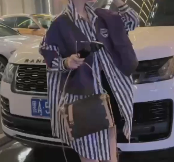 2025春季新款网红同款洋气减龄气质时尚宽松拼接外套珍IX9