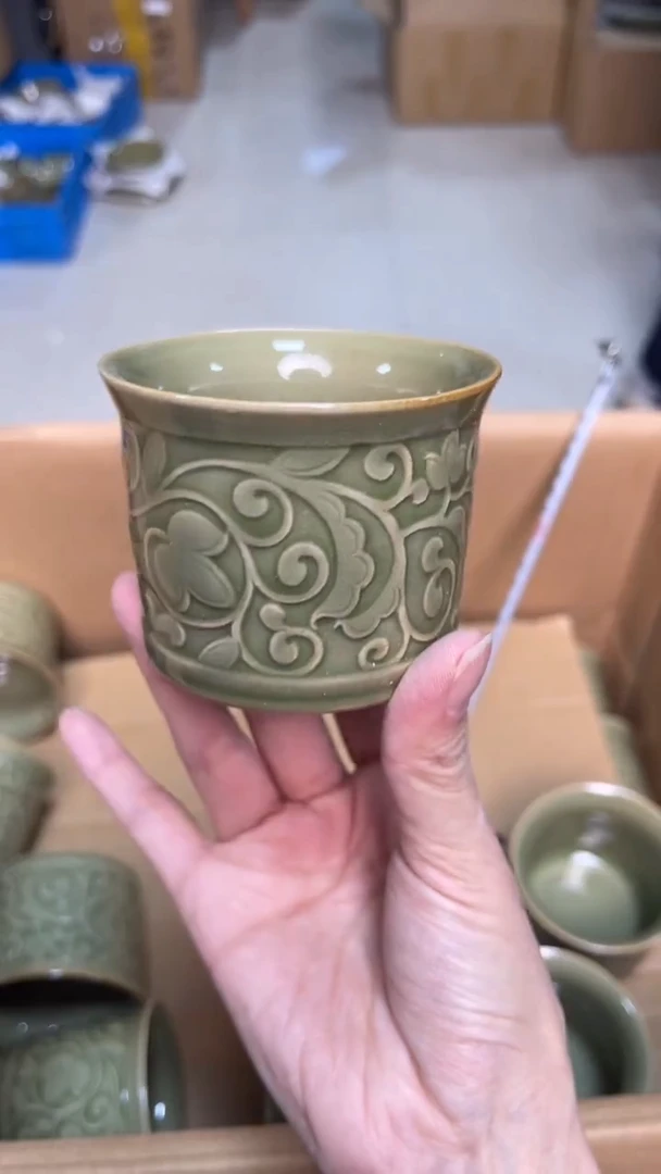 陶瓷橄榄绿唐草纹大缸杯 单只