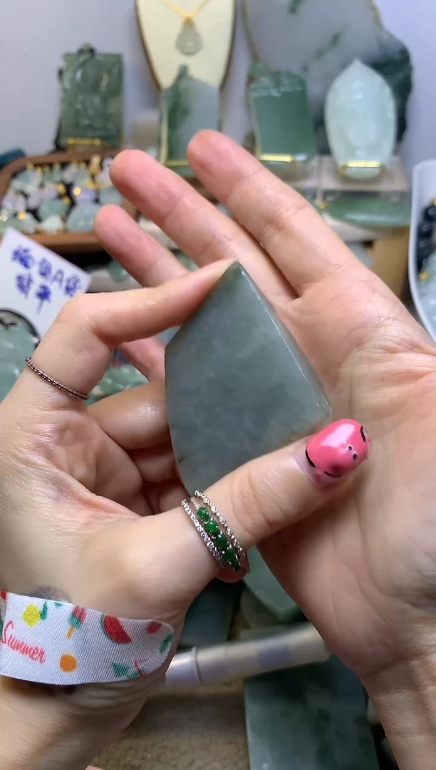翡翠挂件未镶嵌缅甸A货翡翠，没有运费险