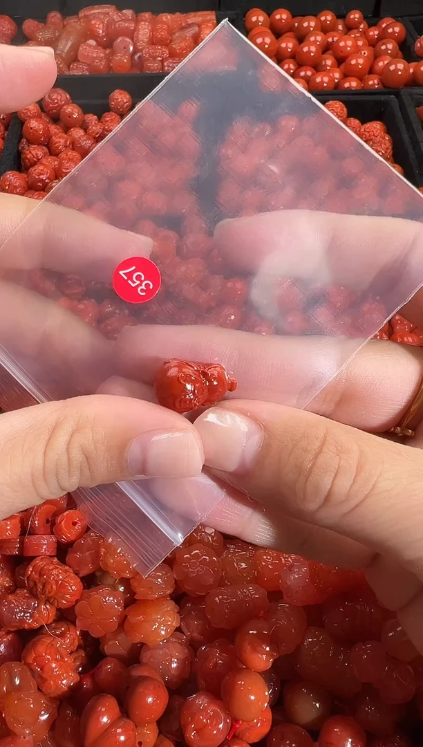 颈饰未镶嵌南红玛瑙1