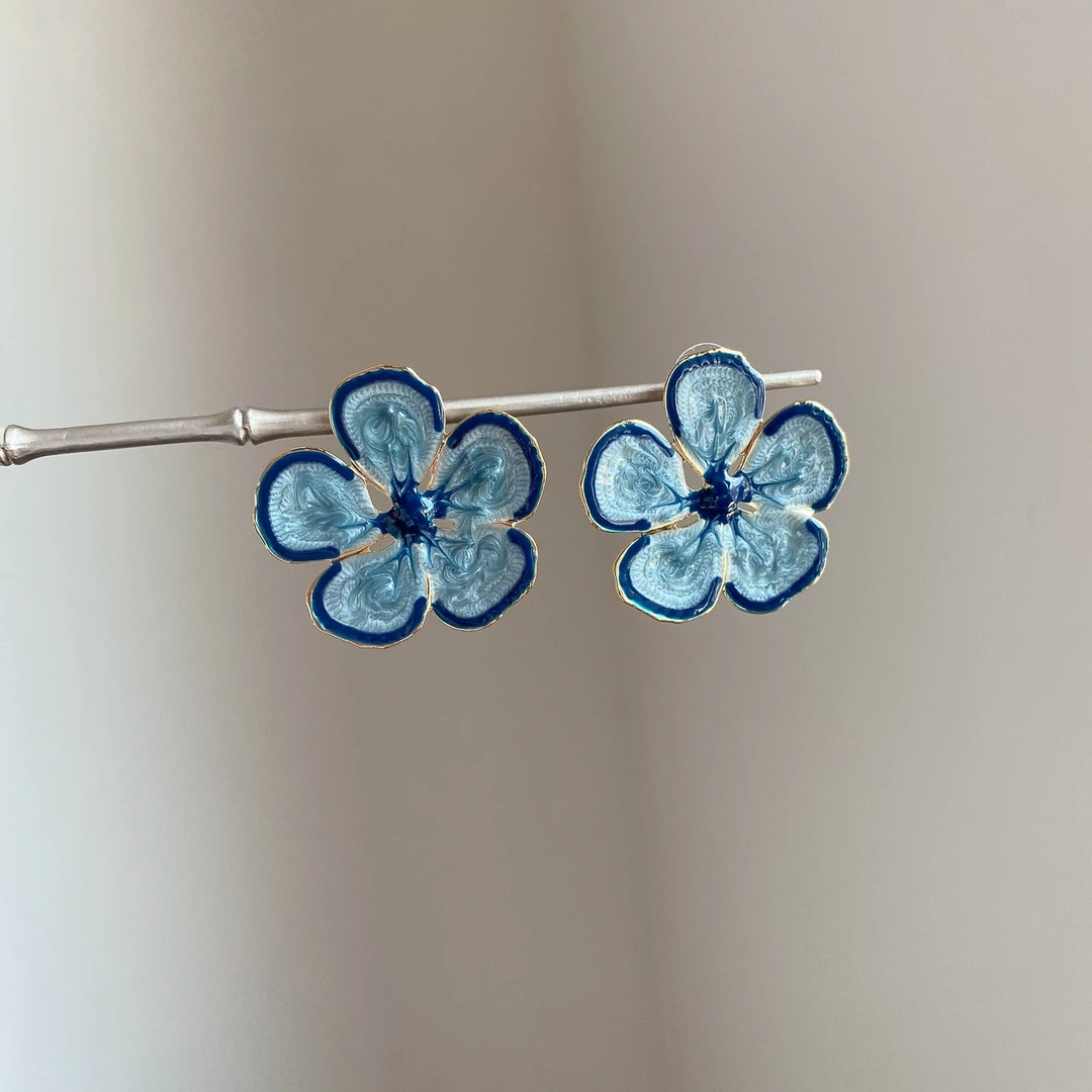 铜合金耳饰 法式蓝色油画花朵耳环女小众设计高级感气质百搭耳饰