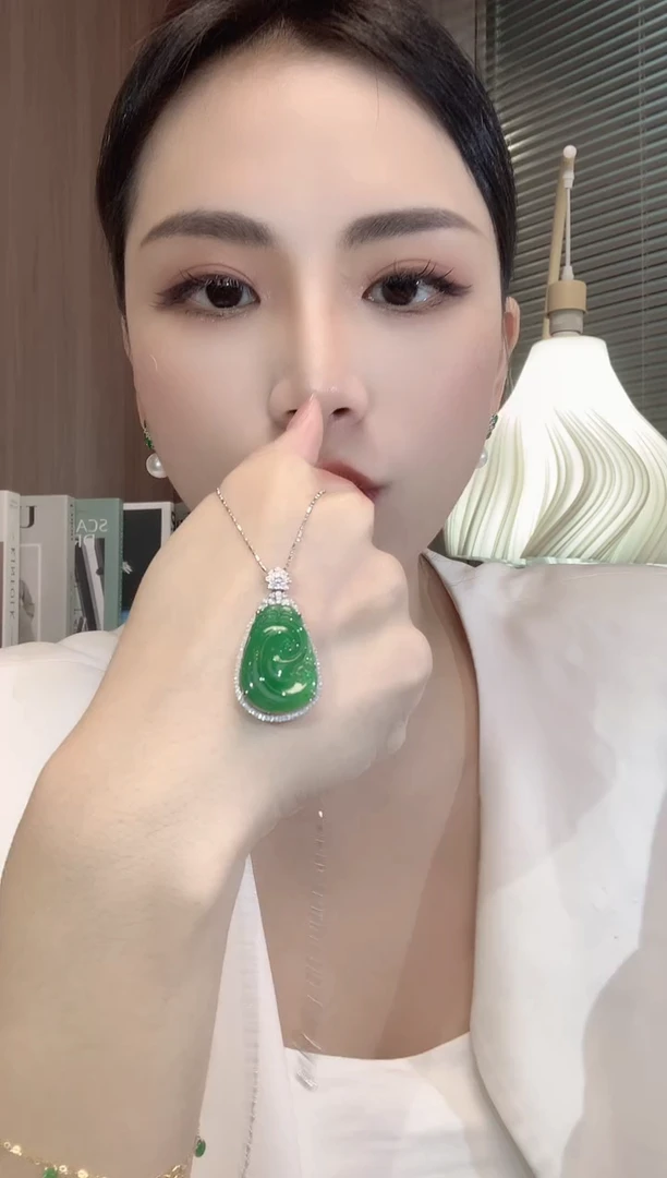 翡翠18K金镶嵌吊坠(不含链)C26