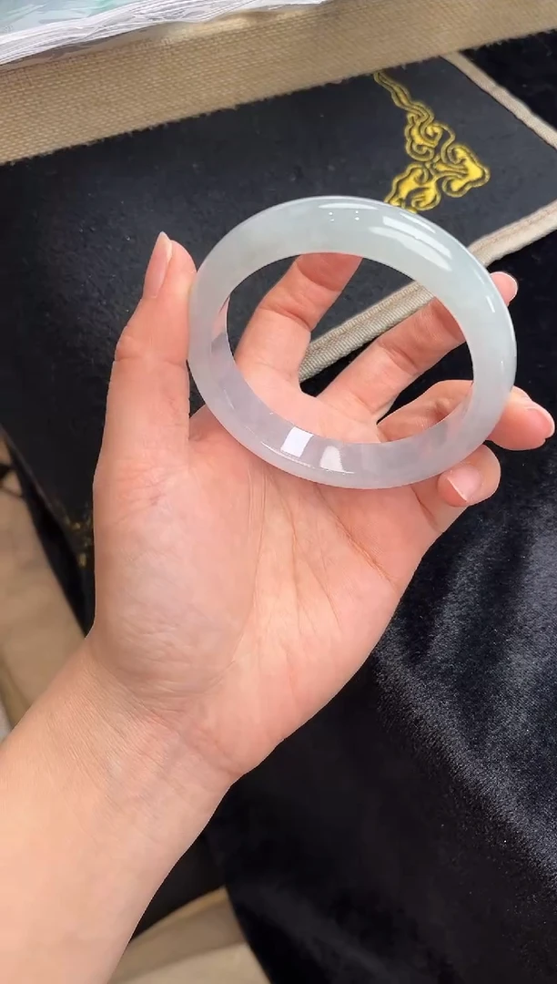 未镶嵌手镯翡翠手镯