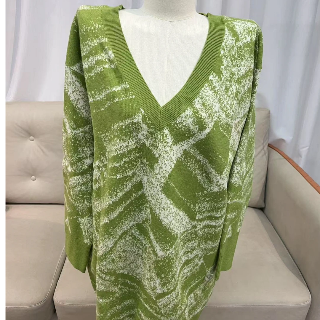 A141冬季款宽松慵懒风混色提花V领针织毛衣时尚百搭