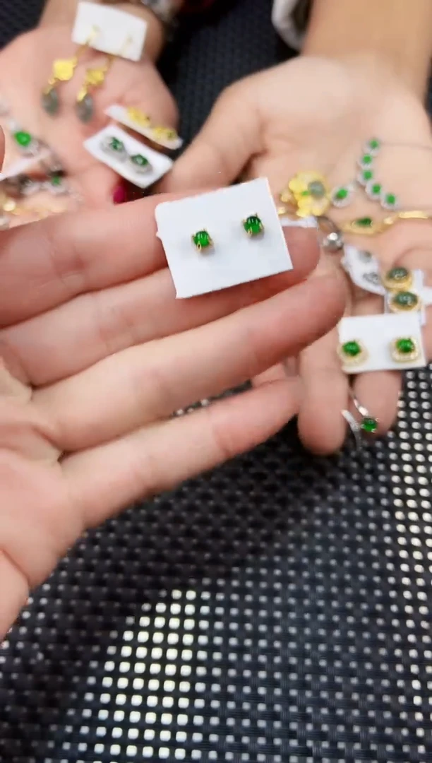 【闪购商品】翡翠耳饰未镶嵌11111111