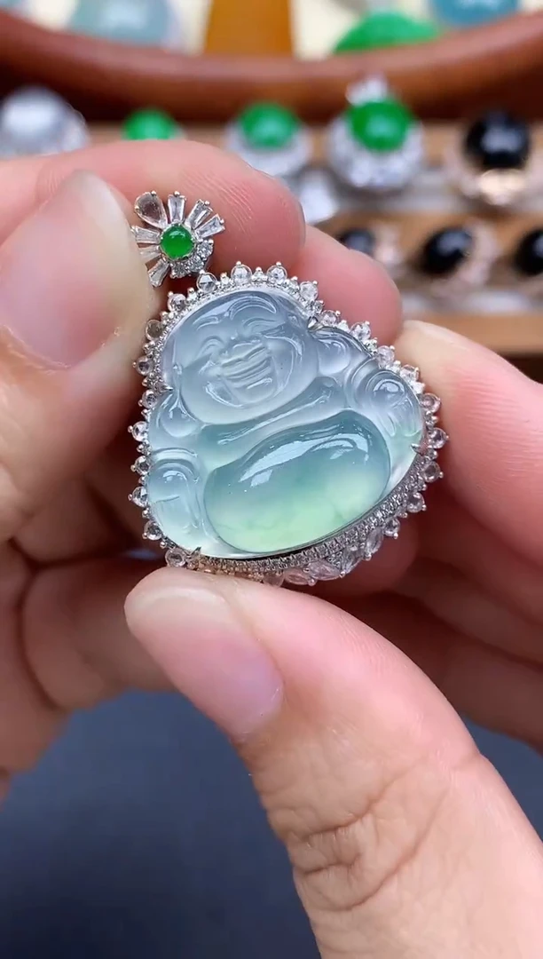 颈饰18K金镶嵌翡翠400-中国好珍宝